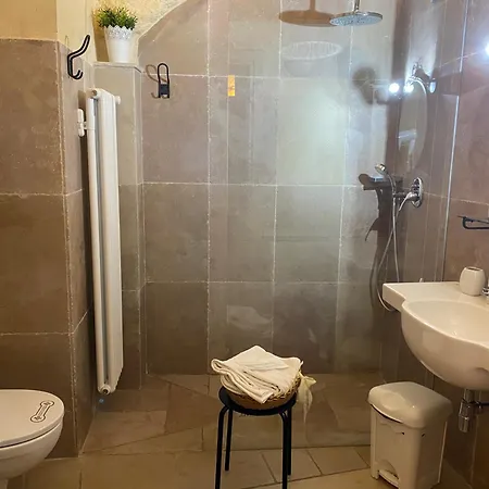 Hoplites Spartan Panzió Matera